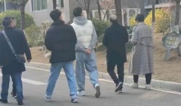 网红街拍吃瓜,揭秘明星们的“吃瓜”日常